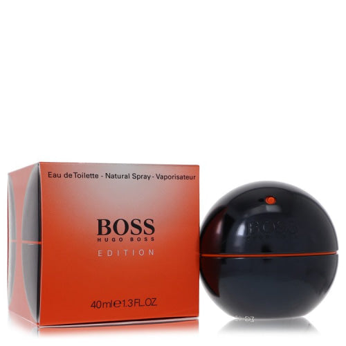 Boss In Motion Black by Hugo BossEau De Toilette Spray 1.3 oz 1.3 oz / 38 ml / Alcohol, Amber, Woody, Aldehyde, Oils Men